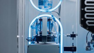 Hoe batterijen en elektrolysers het Nederlandse stroomnet slimmer maken: ACM onderzoekt nieuwe oplossingen